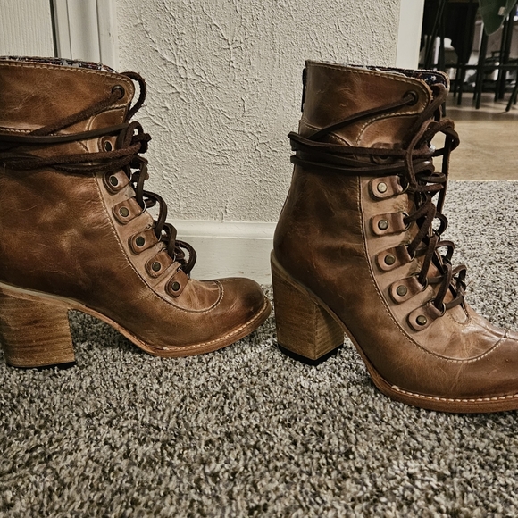 Freebird by Steven - Borow in Taupe Multi Size 6 - Picture 3 of 6